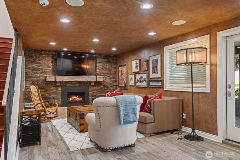 Property photo for 8723 Talbot Road, Edmonds photo 29