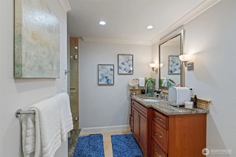 Property photo for 8723 Talbot Road, Edmonds photo 27