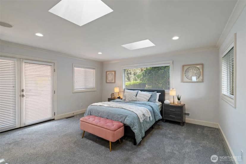 Property photo for 8723 Talbot Road, Edmonds photo 32