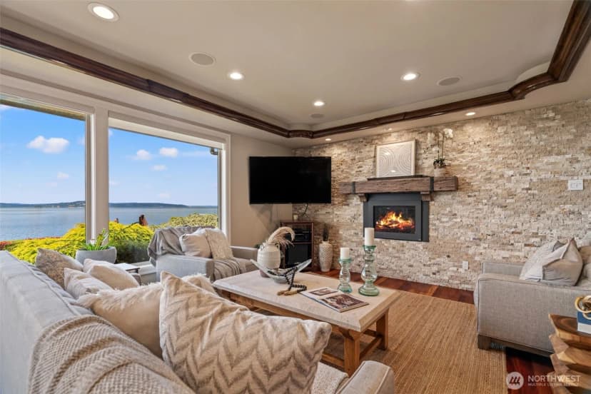 Property photo for 8723 Talbot Road, Edmonds photo 11