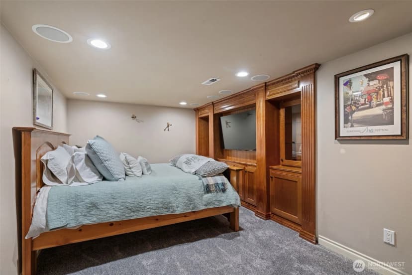 Property photo for 8723 Talbot Road, Edmonds photo 35