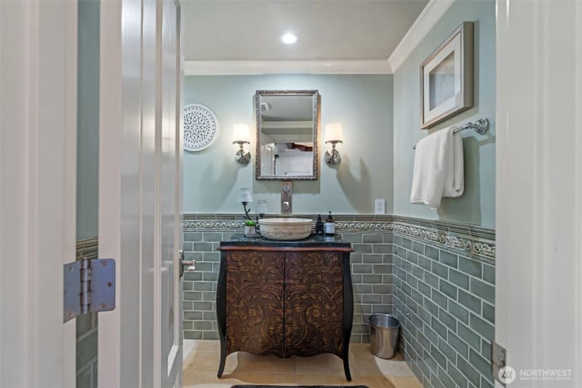 Property photo for 8723 Talbot Road, Edmonds photo 18