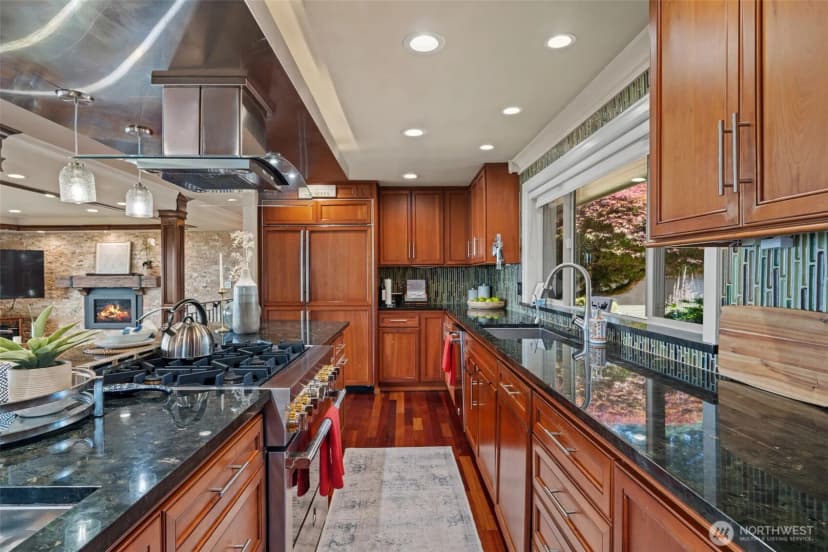 Property photo for 8723 Talbot Road, Edmonds photo 15