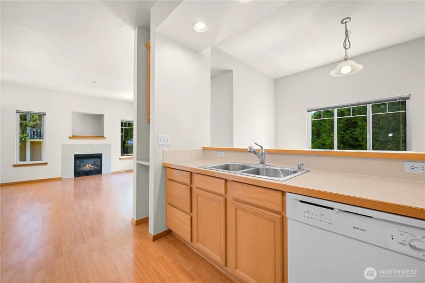 Property photo for 4645 Celia Way #201, Bellingham photo 10