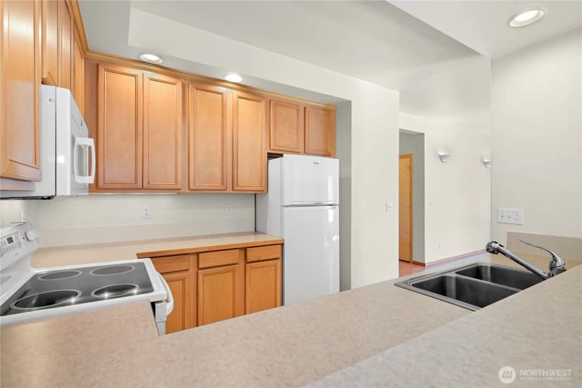 Property photo for 4645 Celia Way #201, Bellingham photo 9