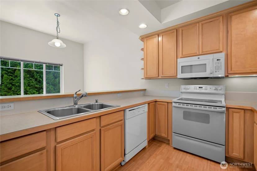 Property photo for 4645 Celia Way #201, Bellingham photo 8