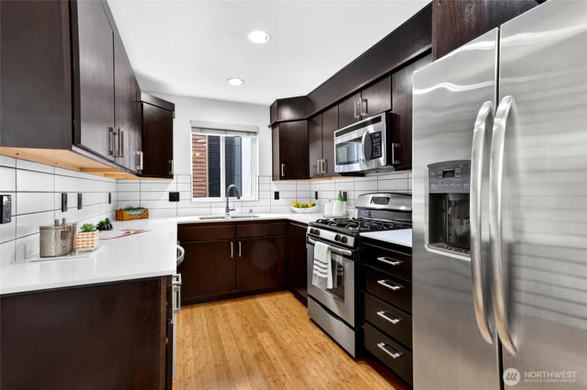 Property photo for 2122 Ne 89th St, Seattle photo 5