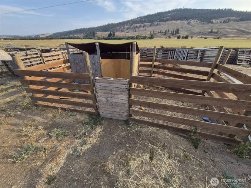 Property photo for 5 Cayuse Mountain Road, Tonasket photo 21