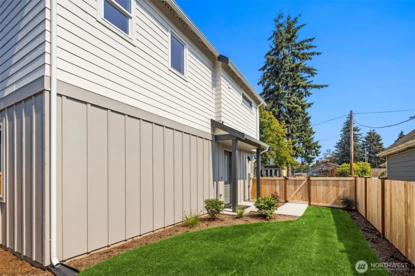 Property photo for 2402 Cleveland Avenue #c, Everett photo 26