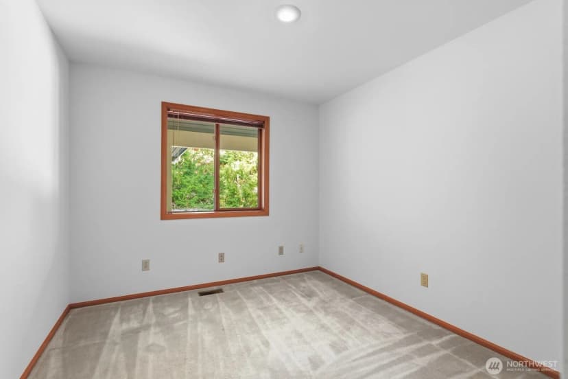 Property photo for 10020 178th Avenue Se, Renton photo 22