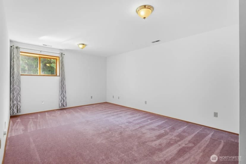 Property photo for 10020 178th Avenue Se, Renton photo 29