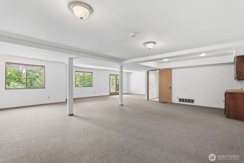 Property photo for 10020 178th Avenue Se, Renton photo 27