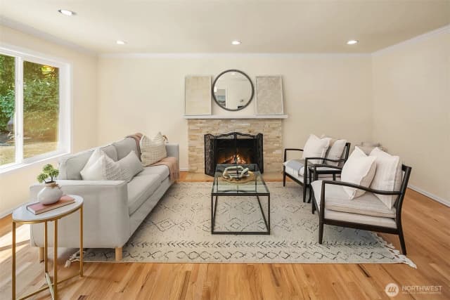 Property photo for 16217 Ne 25th Street, Bellevue photo 5