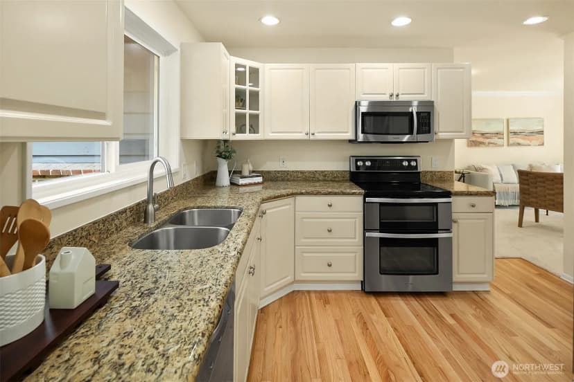 Property photo for 16217 Ne 25th Street, Bellevue photo 13