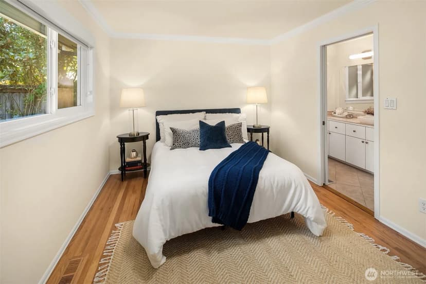 Property photo for 16217 Ne 25th Street, Bellevue photo 14
