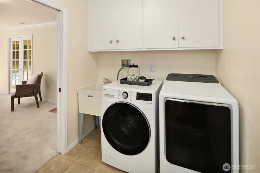 Property photo for 16217 Ne 25th Street, Bellevue photo 20
