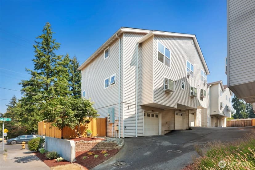 Property photo for 14360 Stone Avenue N, Seattle photo 16