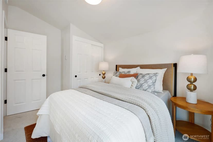 Property photo for 14360 Stone Avenue N, Seattle photo 15