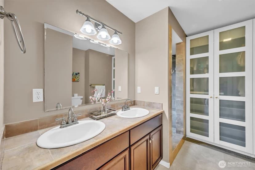 Property photo for 1740 211th Way Ne, Sammamish photo 12