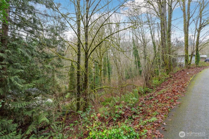 Property photo for 16 Xxx 76th Place Ne, Kenmore photo 7