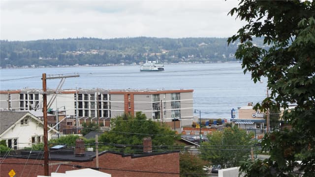 Property photo for 816 3rd Street, Mukilteo photo 2