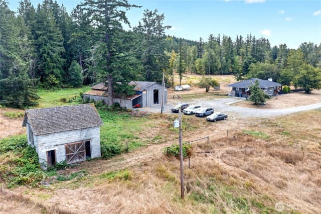 Property photo for 39611 62nd Avenue E, Eatonville