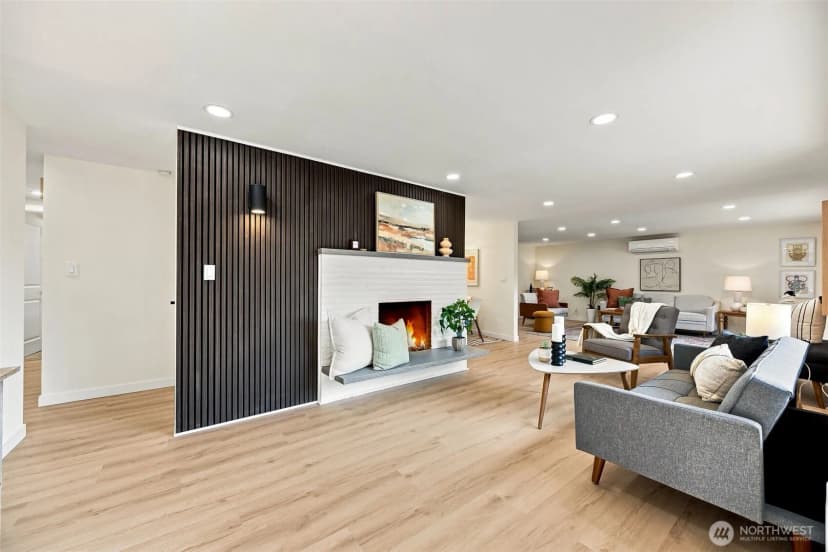 Property photo for 2538 Ne 107th Street, Seattle