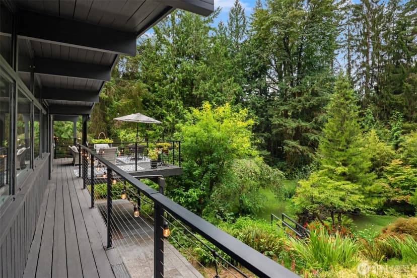 Property photo for 20200 37th Avenue Ne, Lake Forest Park photo 14