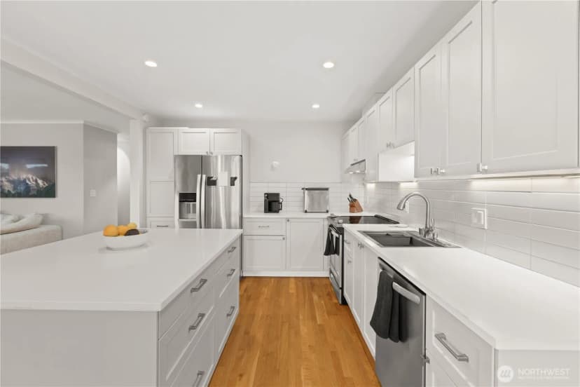 Property photo for 1758 Dexter Avenue N #6, Seattle photo 7