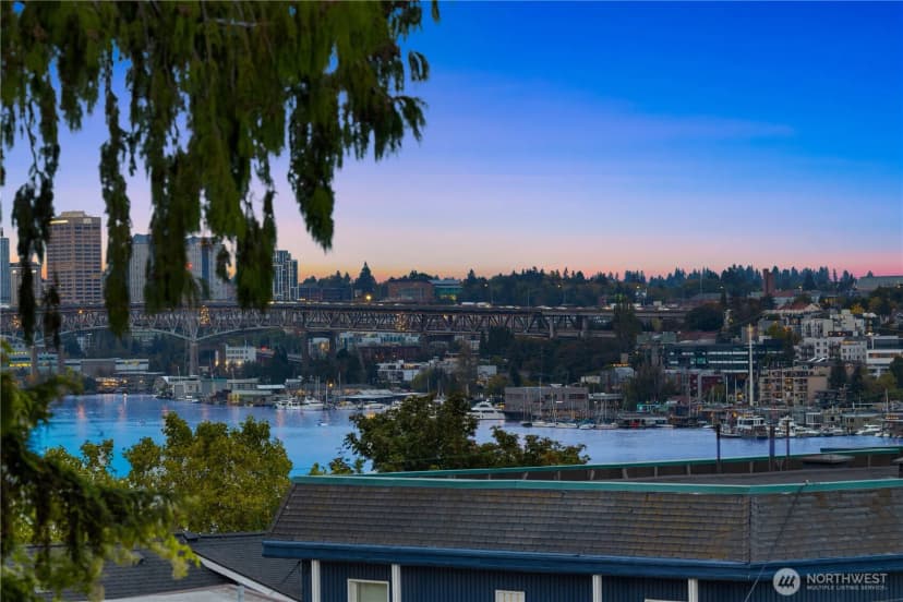 Property photo for 1758 Dexter Avenue N #6, Seattle photo 15