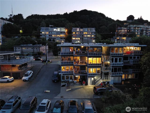 Property photo for 1758 Dexter Avenue N #6, Seattle photo 4