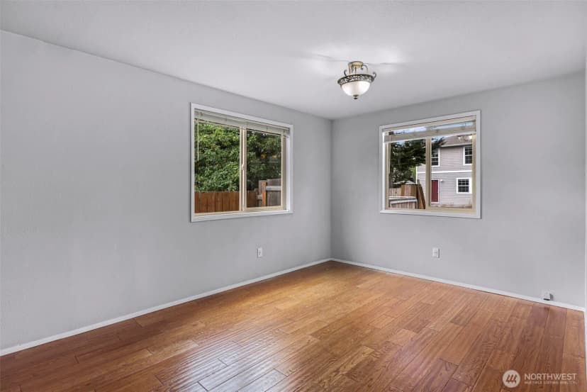 Property photo for 2429 Queen Street, Bellingham photo 8