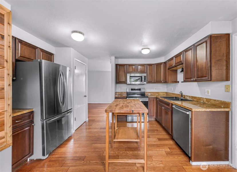 Property photo for 2429 Queen Street, Bellingham photo 11