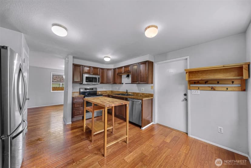 Property photo for 2429 Queen Street, Bellingham photo 13