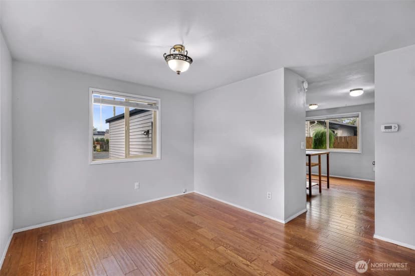 Property photo for 2429 Queen Street, Bellingham photo 9