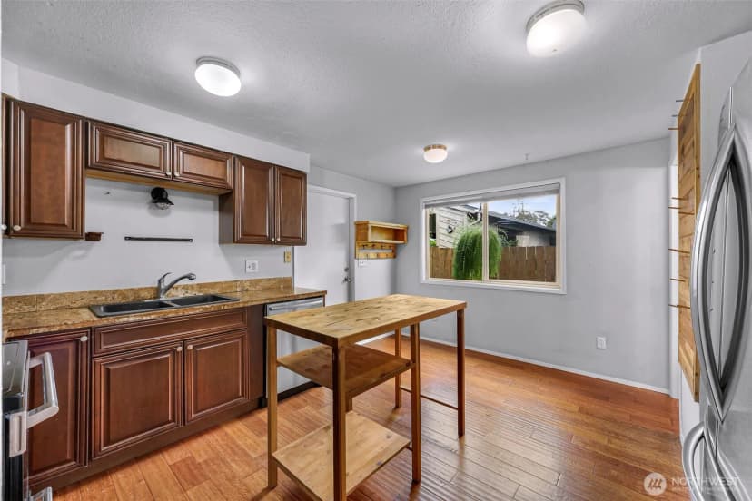 Property photo for 2429 Queen Street, Bellingham photo 12