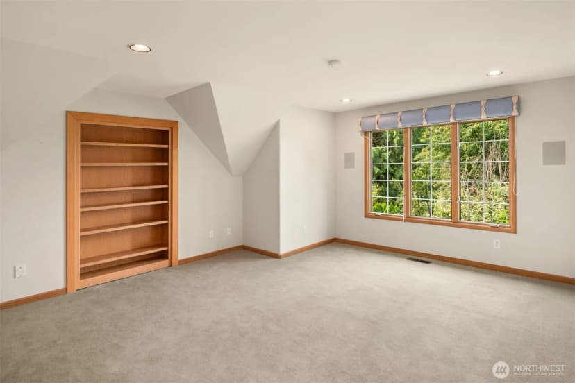 Property photo for 13905 212th Drive Ne, Woodinville photo 31