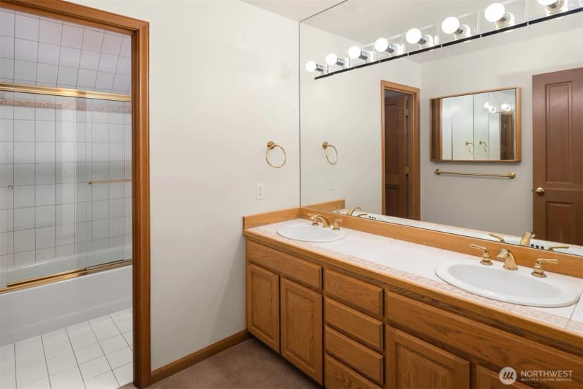 Property photo for 13905 212th Drive Ne, Woodinville photo 27