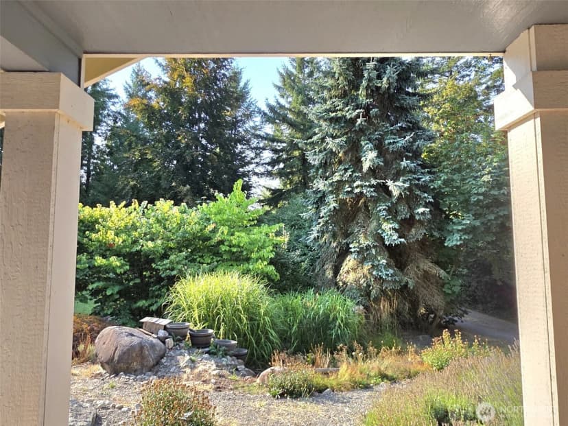 Property photo for 714 Tipsoo Loop S, Rainier photo 3