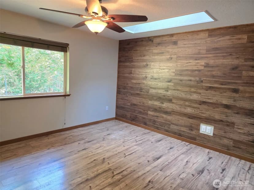 Property photo for 714 Tipsoo Loop S, Rainier photo 10