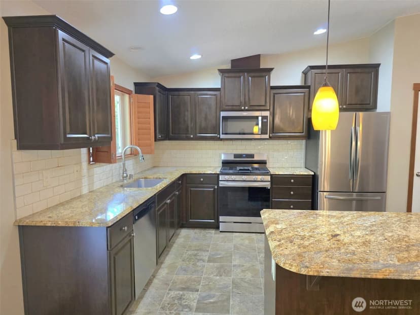 Property photo for 714 Tipsoo Loop S, Rainier photo 6