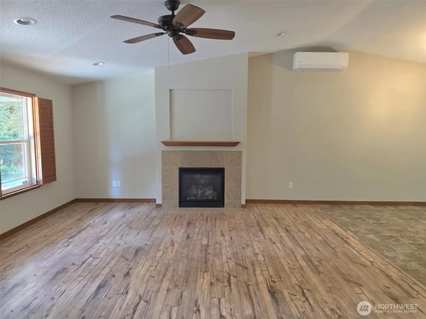 Property photo for 714 Tipsoo Loop S, Rainier photo 9