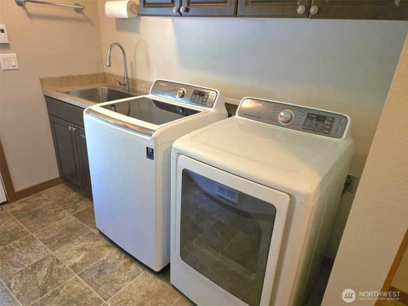 Property photo for 714 Tipsoo Loop S, Rainier photo 18