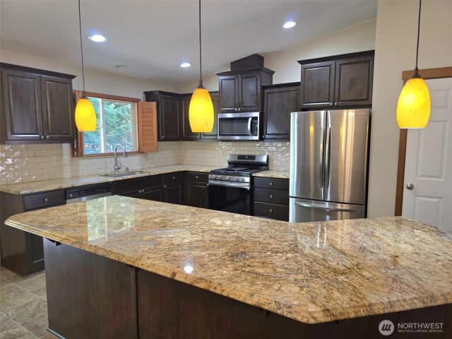 Property photo for 714 Tipsoo Loop S, Rainier photo 5