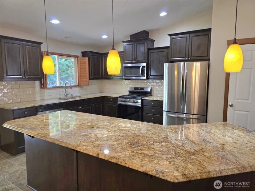 Property photo for 714 Tipsoo Loop S, Rainier photo 5