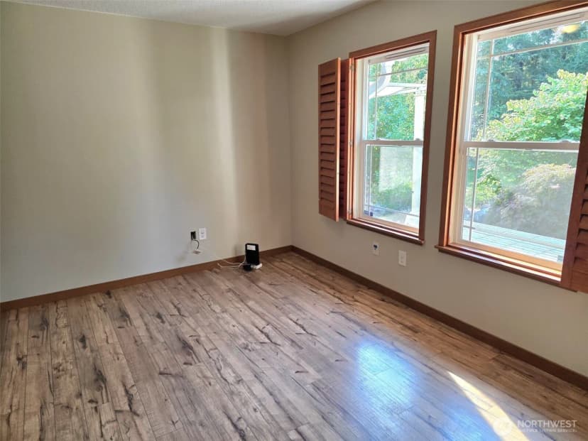 Property photo for 714 Tipsoo Loop S, Rainier photo 15