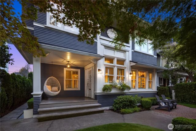 Property photo for 716 15th Avenue E, Seattle photo 2