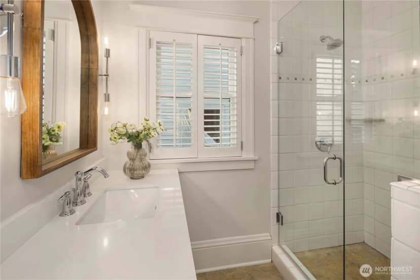 Property photo for 716 15th Avenue E, Seattle photo 32