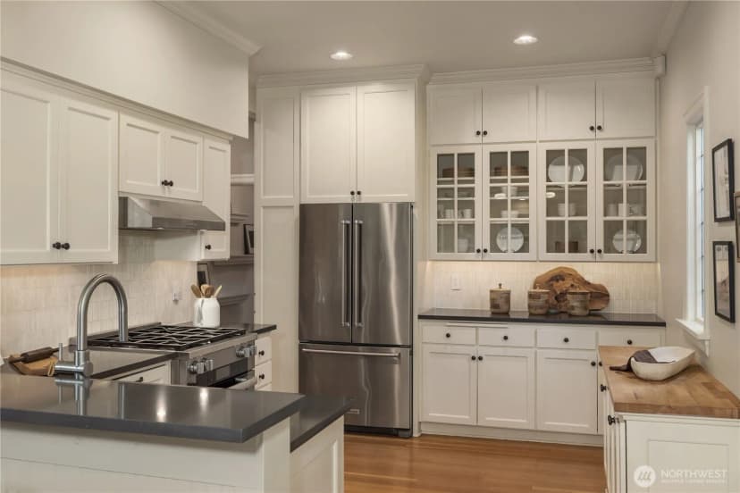 Property photo for 716 15th Avenue E, Seattle photo 16