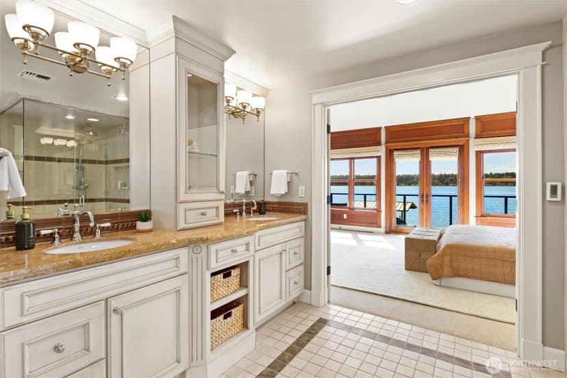 Property photo for 12705 Holmes Point Drive Ne, Kirkland photo 12
